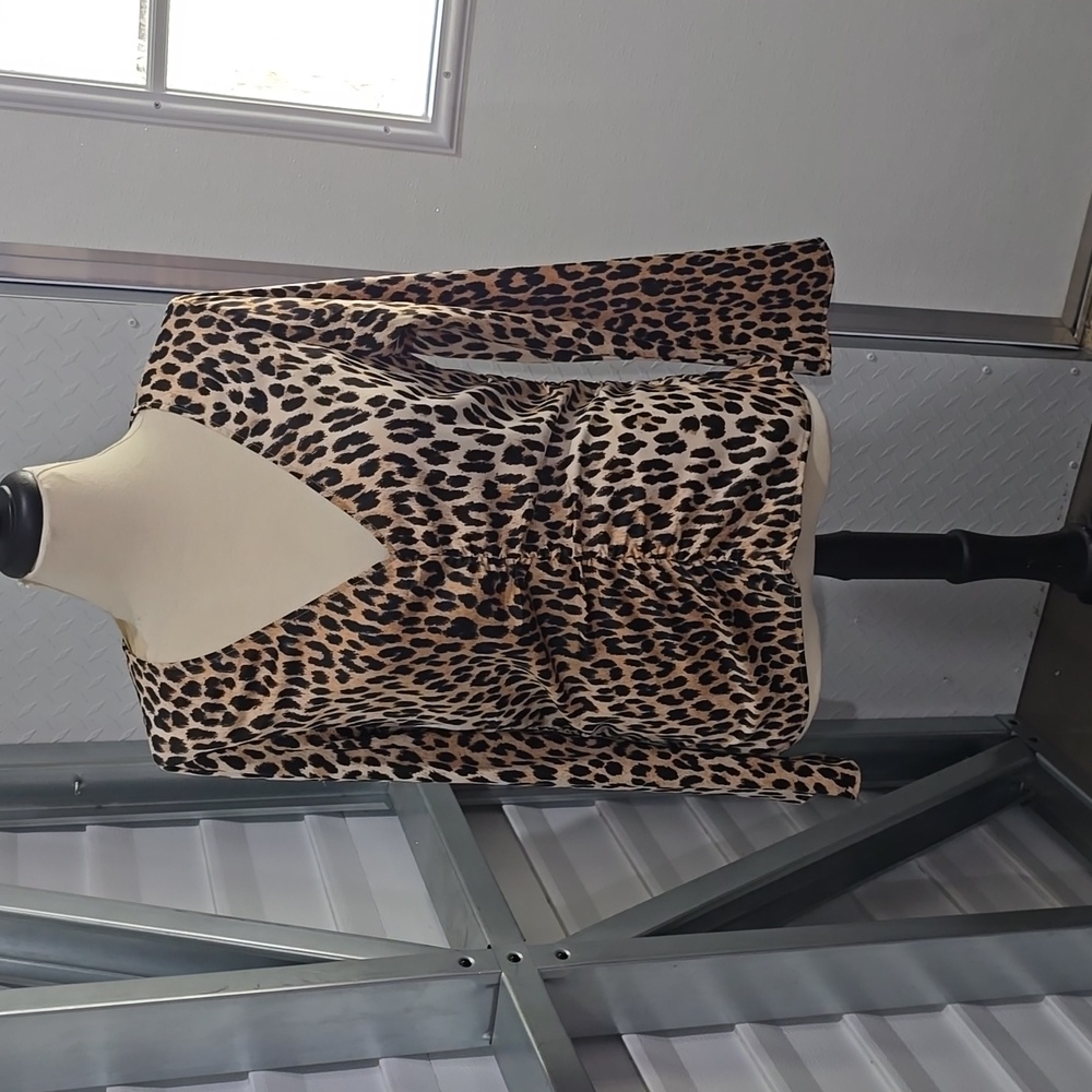 H&M Leopard Print long sleeve‎ blouse Size Medium